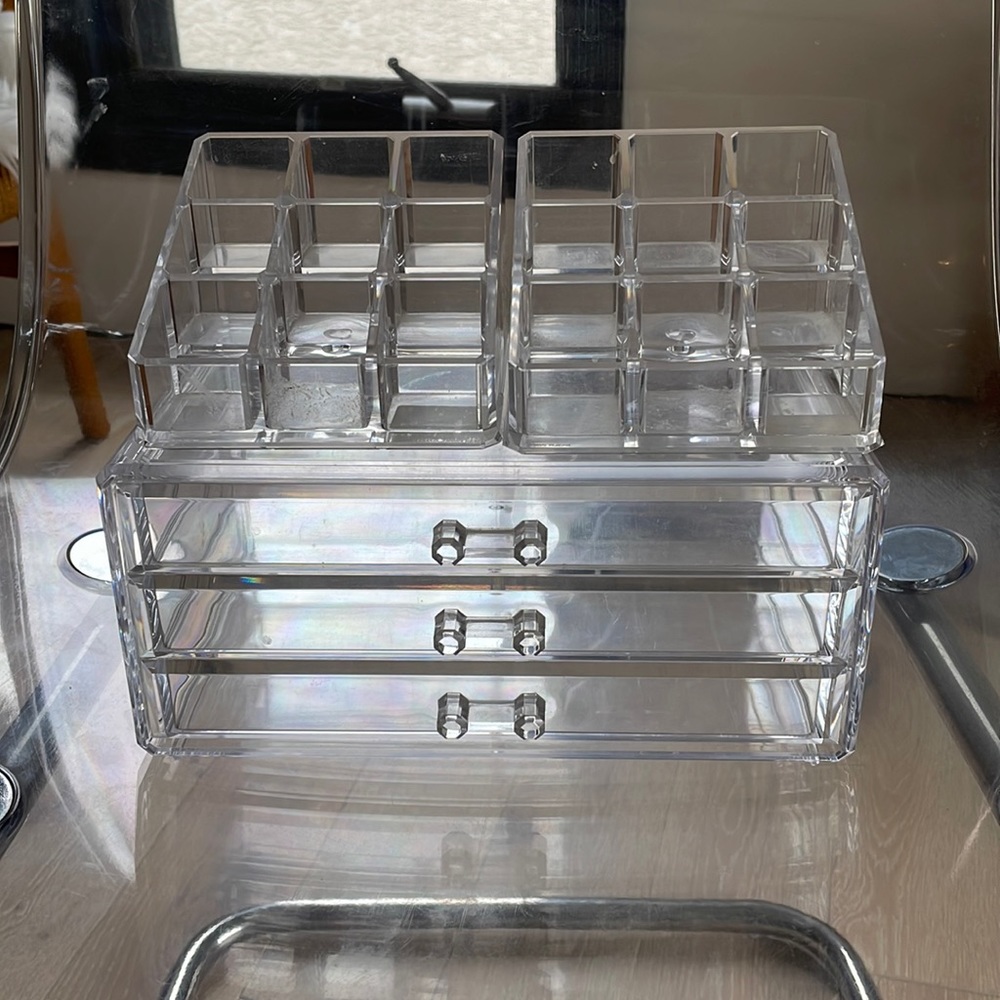 Clear acrylic makeup organizers